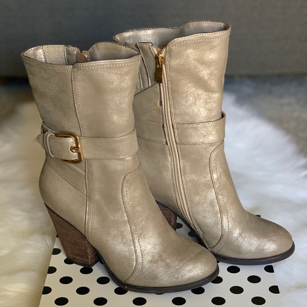 ❌SOLD❌ Boots